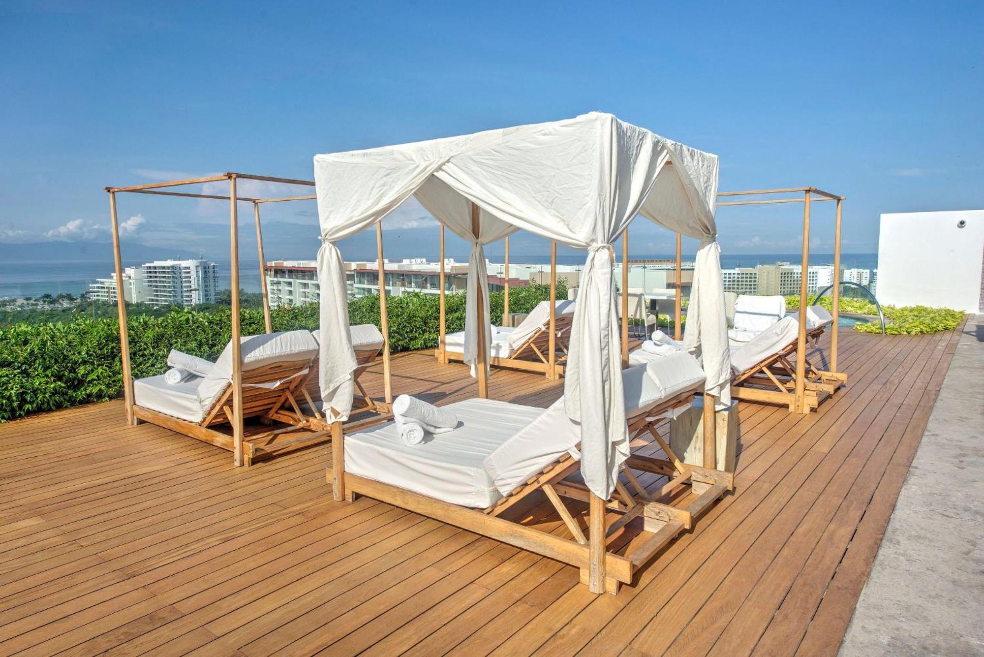 The Grand Luxxe Three Bedroom Spa Suite Нуево Валярта Екстериор снимка
