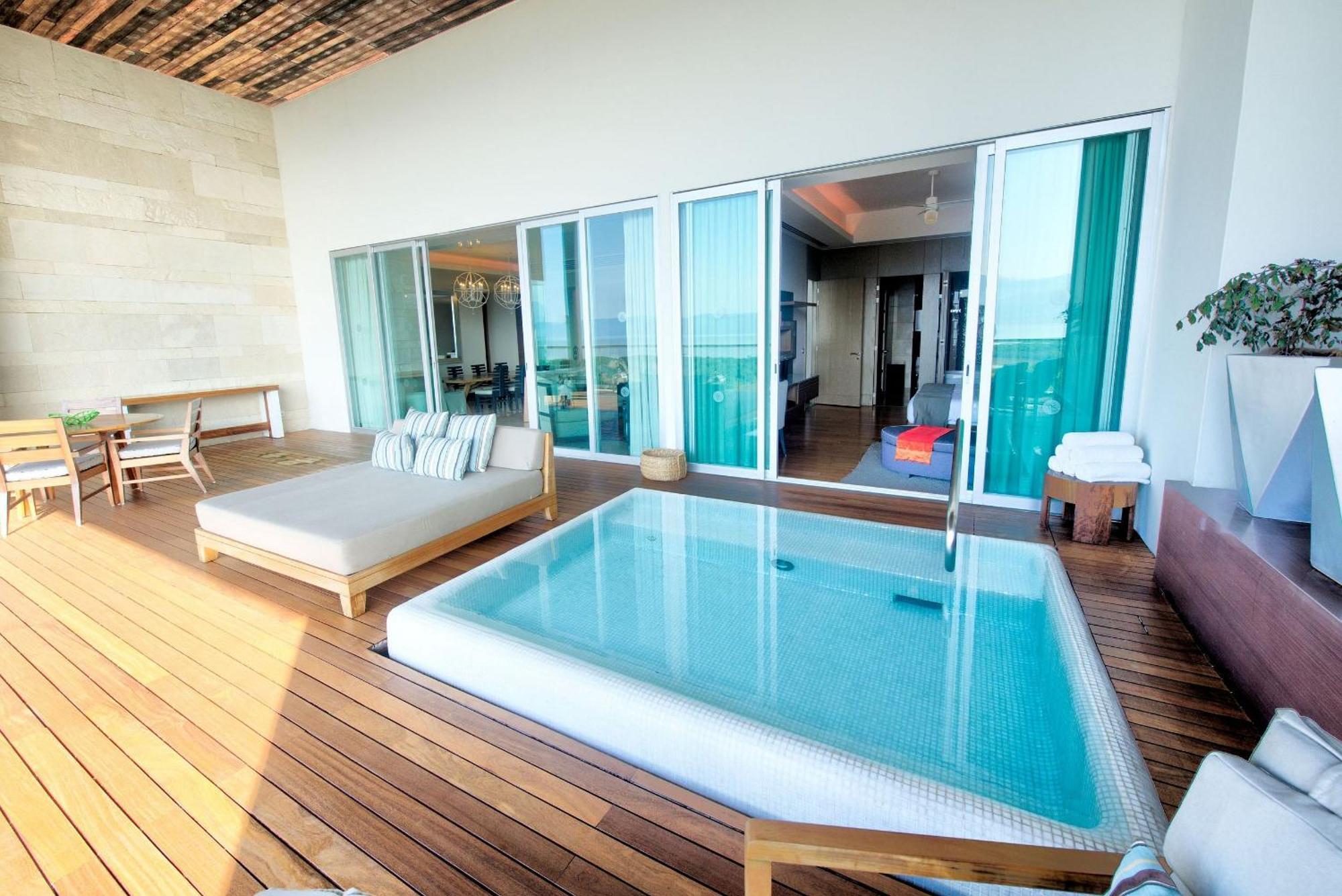 The Grand Luxxe Three Bedroom Spa Suite Нуево Валярта Екстериор снимка